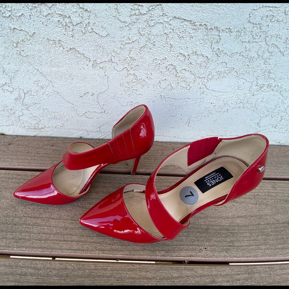 Red Heels - Picture 2 of 4